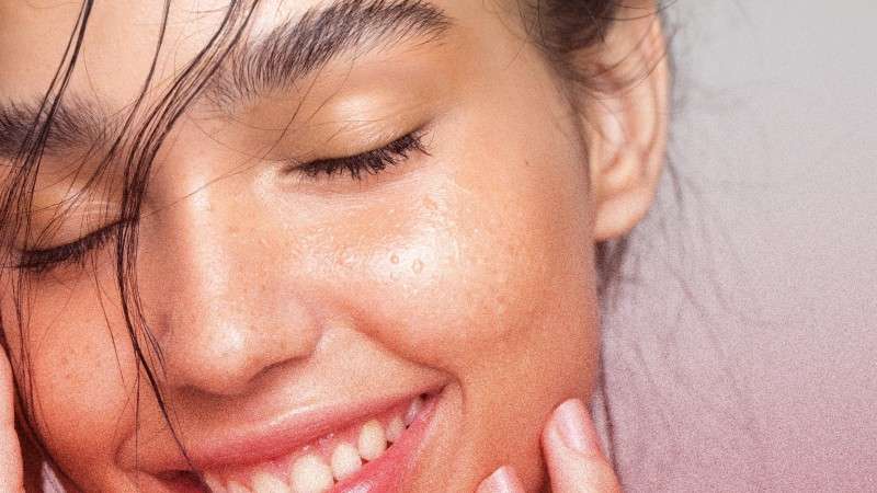 Want your skin to stay hydrated and firm with a double power? These two ingredients are recommended for you!