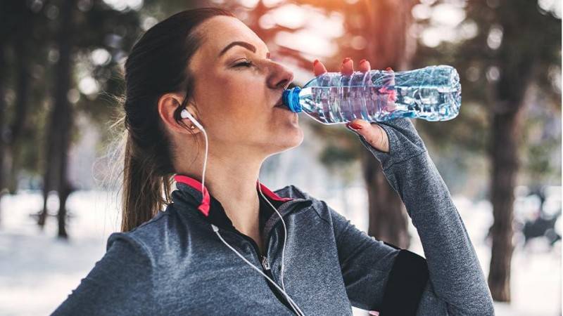 Drink water in winter, healthy drinking water